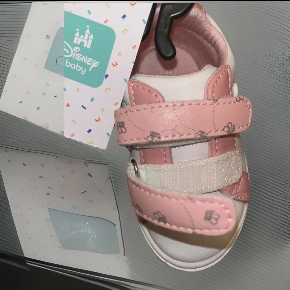 Disney Winnie the Pooh W/Pink & White Design Baby Girl Sneaker Foam Cushioning